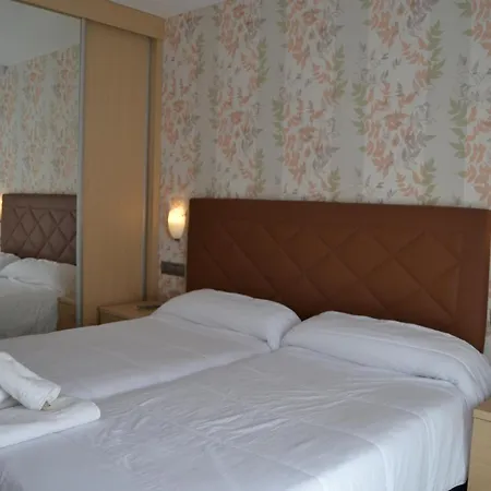 Apts Cueto 3a 2 Adultos 2 Ninos Apartman Onís