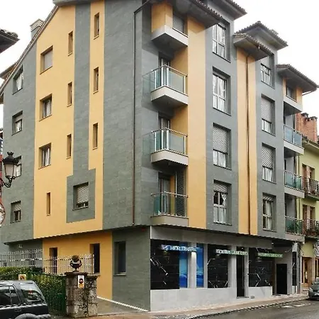 Apts Cueto 3a 2 Adultos 2 Ninos Onís