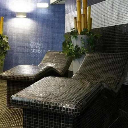 Apts Cueto 3a 2 Adultos 2 Ninos